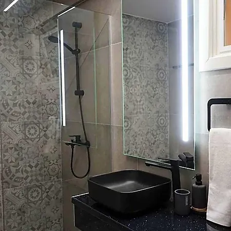 Mackenzie Boutique With Pool 4* Larnaka