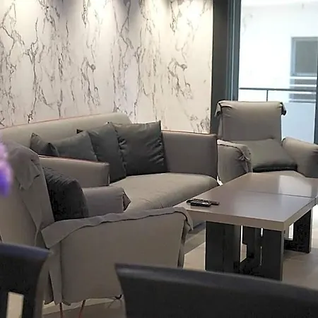 Mackenzie Boutique With Pool Hotel 4*